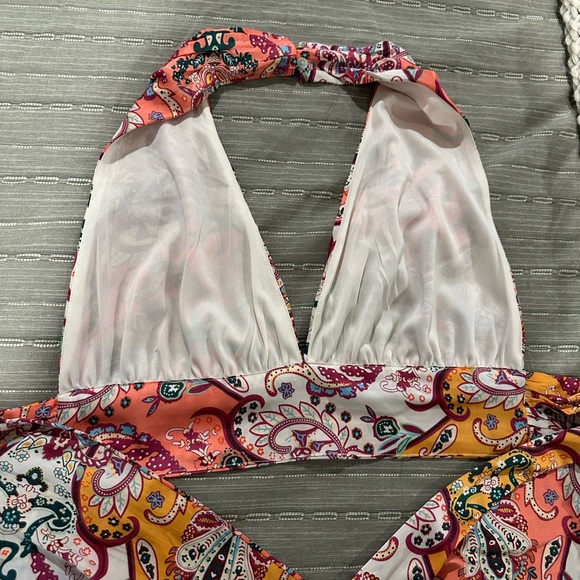 🛑SOLD Willow and Root Satin Multicolor Halter Crop Top - Picture 5 of 11